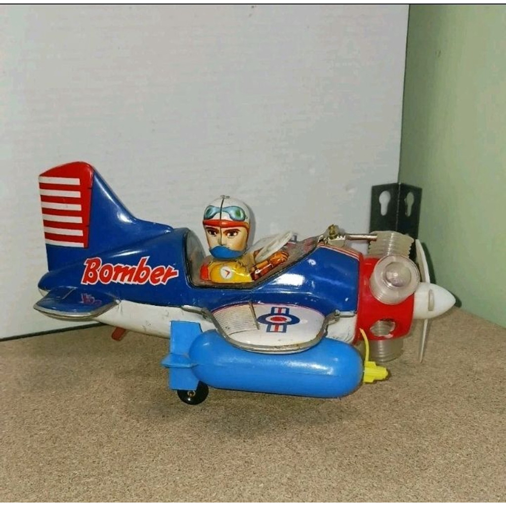 VINTAGE TIN TOY AIRPLANE BOMBER PILOT PLANE KO YOSHIYA JAPAN FIGHTER